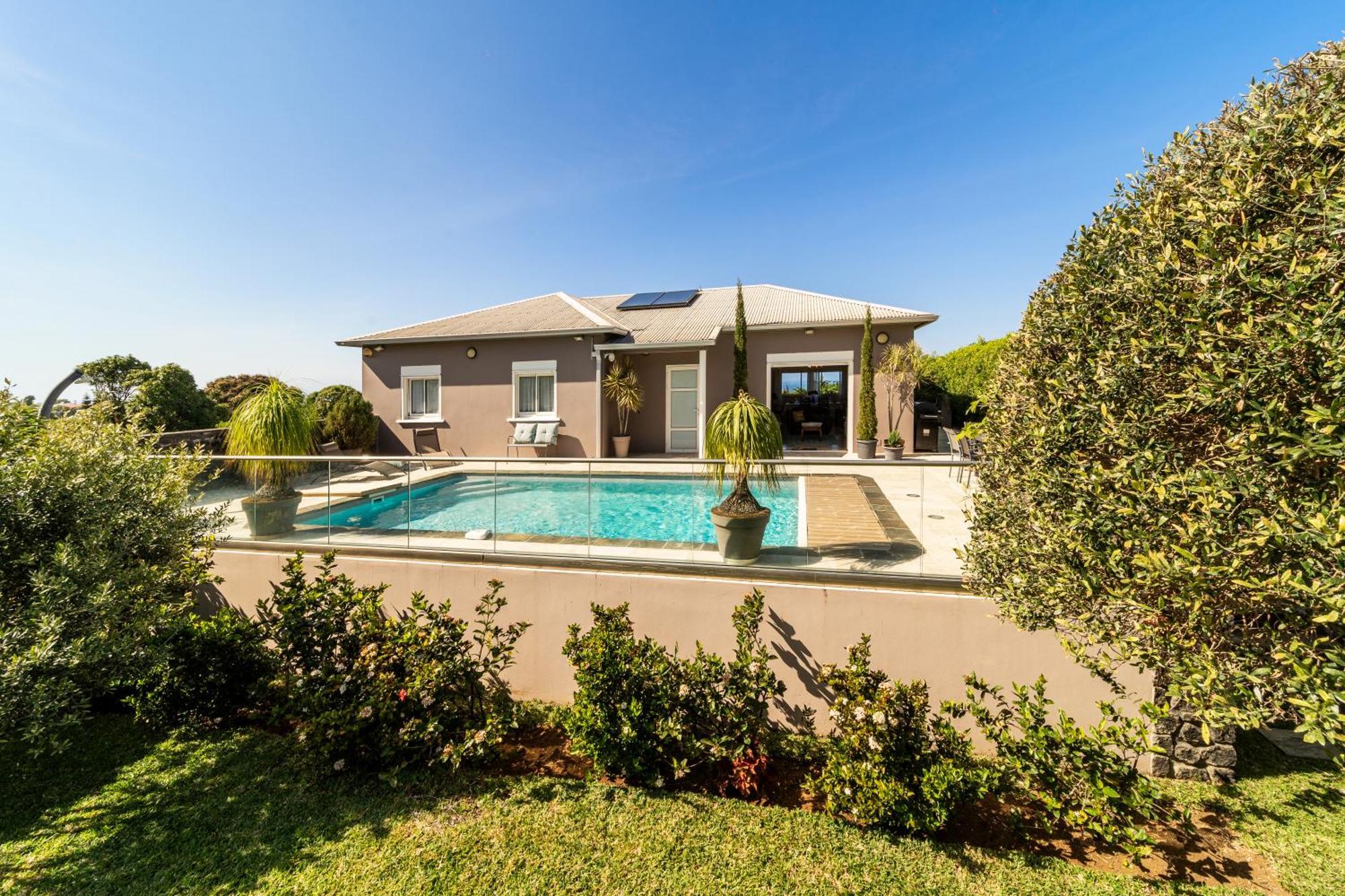Villa Avec Piscine Vue Mer Et Montagne, En Pleine Nature 圣若瑟 外观 照片